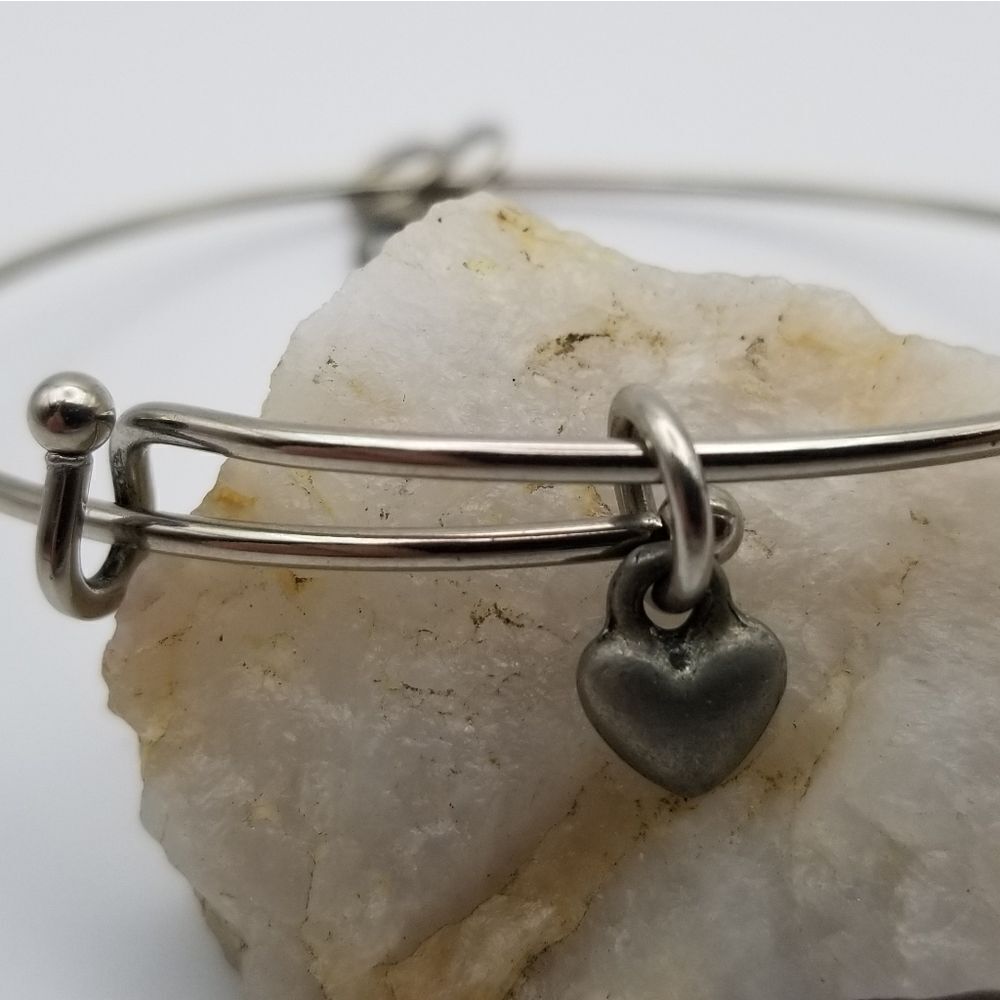 Purity estate heart charm bracelet. B432